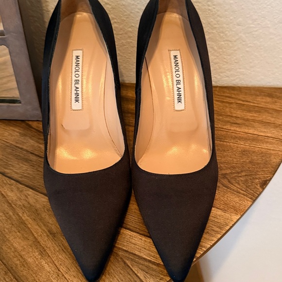 Manolo Blahnik Classic Black Satin Heels Size 40 - (US Size 10) - Picture 8 of 10